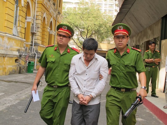 Tăng án 'yêu râu xanh' nhiều lần giao cấu với bé gái 13 tuổi ảnh 1