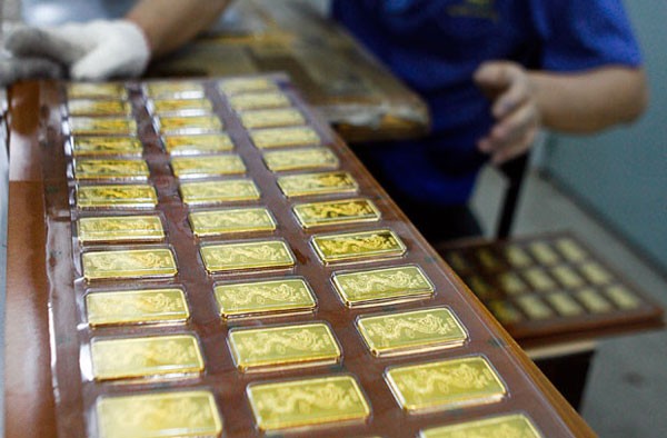 Vàng trong nước tăng nhanh hơn thế giới ảnh 1