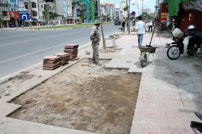 BQL các dự án trọng điểm nhận trách nhiệm chất lượng vỉa hè ảnh 1