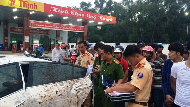 Xế hộp chở thuốc lá lậu tông chết người rồi bỏ chạy ảnh 2