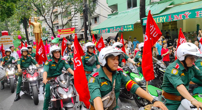Tết Nguyên tiêu người Hoa ở quận 5 nhận Bằng Di sản văn hóa phi vật thể quốc gia ảnh 1
