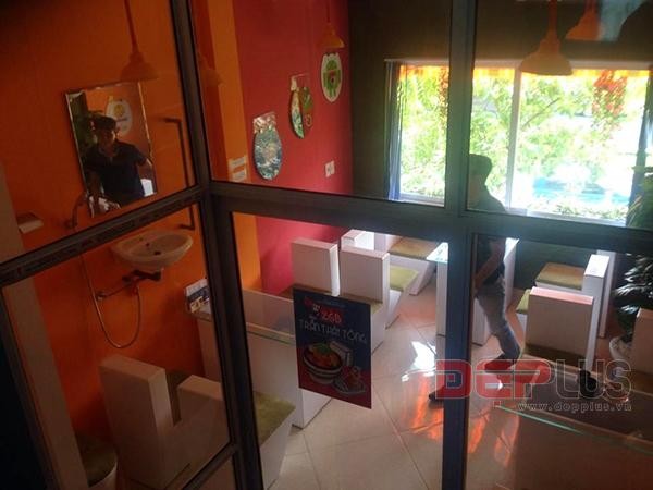 Nhà hàng “bệ xí” đầu tiên ở Hà Nội ảnh 2