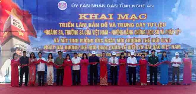 Triển lãm tư liệu và bản đồ Hoàng Sa, Trường Sa của Việt Nam ảnh 1