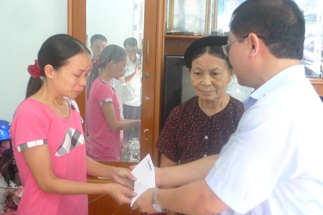 Báo Tiền Phong thăm, tặng quà các gia đình thương binh nặng ở Lạng Sơn ảnh 2