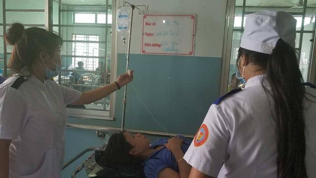 Hàng chục công nhân nhập viện nghi hít phải khí độc ảnh 2
