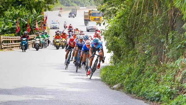 Jan Paul Morales giành áo vàng từ tay Lê Nguyệt Minh ảnh 6