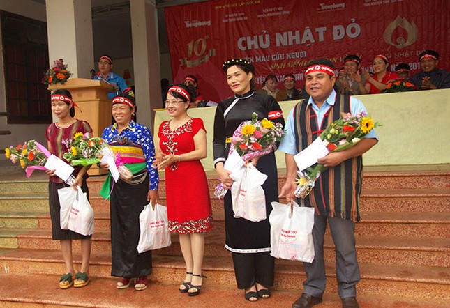 Tình người Tây Nguyên với Chủ Nhật Đỏ ảnh 1