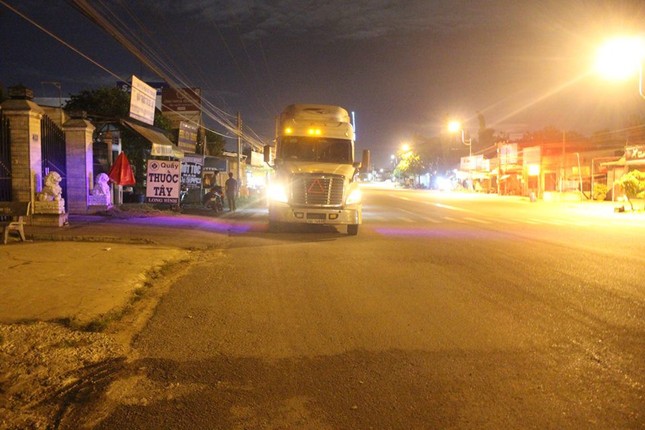Bình Dương: Đuổi theo 3km chặn xe container gây tai nạn chết người ảnh 1