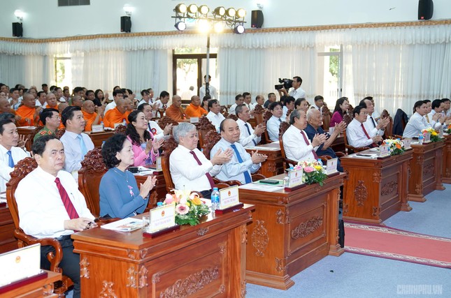 Thủ tướng chung vui Tết cổ truyền Chôl Chnăm Thmây với đồng bào Khmer ảnh 1