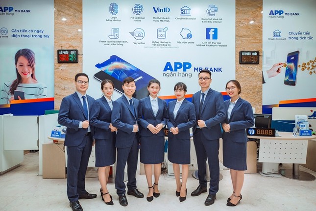 Chủ thẻ MB được bảo hiểm khi gặp rủi ro trong quá trình giao dịch thẻ ảnh 1