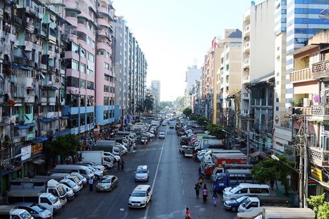 Yangon nổi tiếng là thành phố?