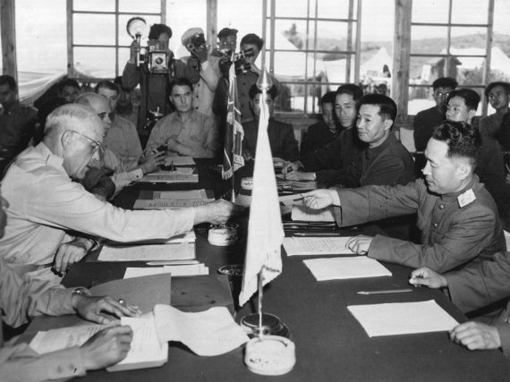 Năm 2021 kỷ niệm bao nhiêu năm thỏa thuận ngừng bắn trên bán đảo Triều Tiên được ký?