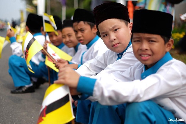 Ngôn ngữ chính thức của Brunei hiện nay?