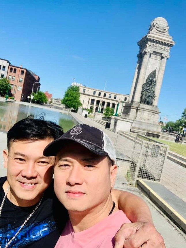 Hàn Thái Tú lên tiếng khi bị chỉ trích tiết lộ nghề nghiệp thật của Vân Quang Long tại Mỹ ảnh 1