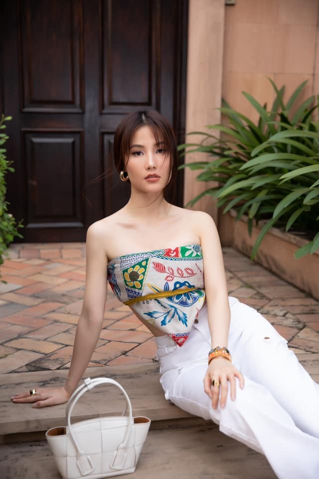 Mỹ nhân Việt khoe sắc vóc sau Tết, Lệ Quyên, Ngọc Trinh... giữ dáng đáng mơ ước ảnh 7