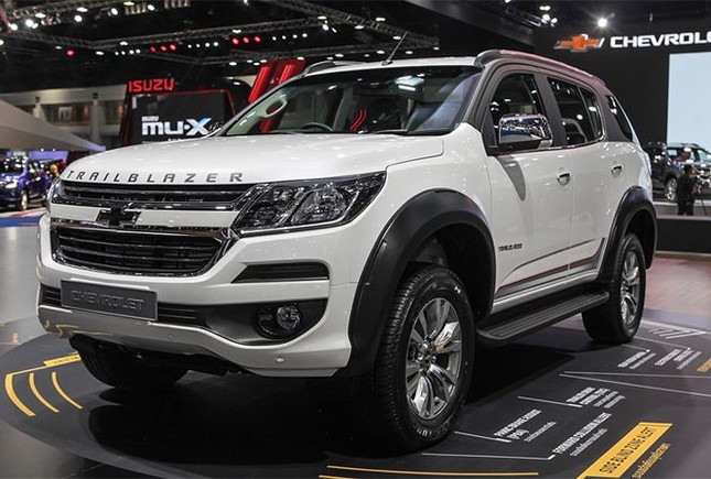 4 mẫu SUV 7 chỗ khuấy đảo thị trường Việt dịp cuối năm ảnh 4
