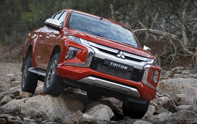 Mặt trước của Mitsubishi Triton 2019