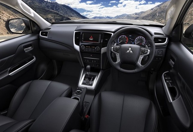 Nội thất Mitsubishi Triton 2019