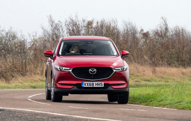 Mazda CX-5 2019 bản cao cấp cho thị trường Anh có gì? ảnh 2