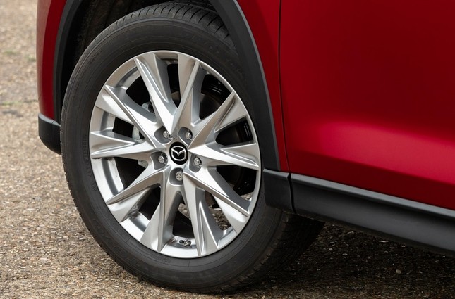 Mazda CX-5 2019 bản cao cấp cho thị trường Anh có gì? ảnh 1