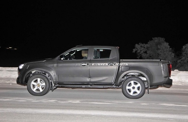 Bán tải Isuzu D-Max thế hệ mới hé lộ bản chạy thử, sẽ ra mắt trong năm 2019 ảnh 2