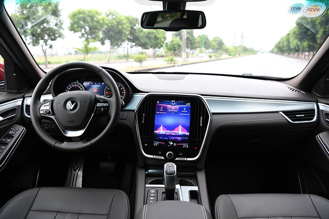 VinFast Lux SA2.0: SUV 7 chỗ bệ vệ, mạnh mẽ và an toàn ảnh 3
