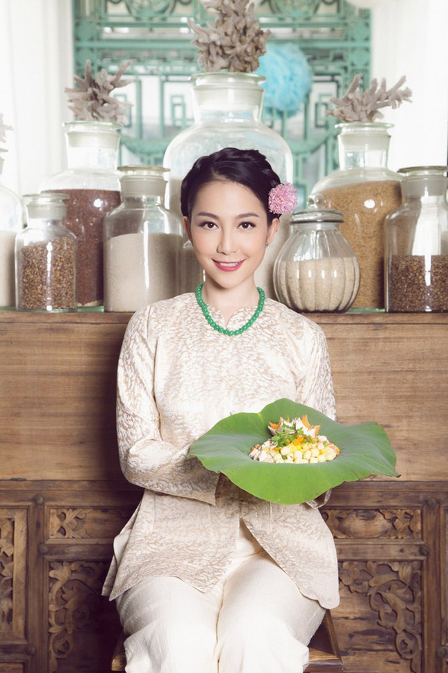 Linh Nga tập làm người mẹ đảm đang ảnh 2