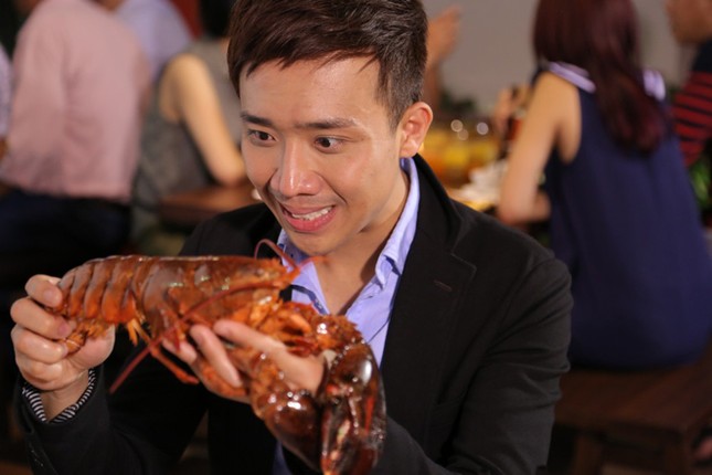 Trấn Thành hẹn hò hoa hậu Thu Hoài ăn tối lãng mạn ảnh 6