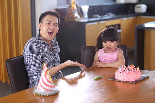 Dương Triệu Vũ tình tứ bên bạn gái cũ của Trấn Thành ảnh 6
