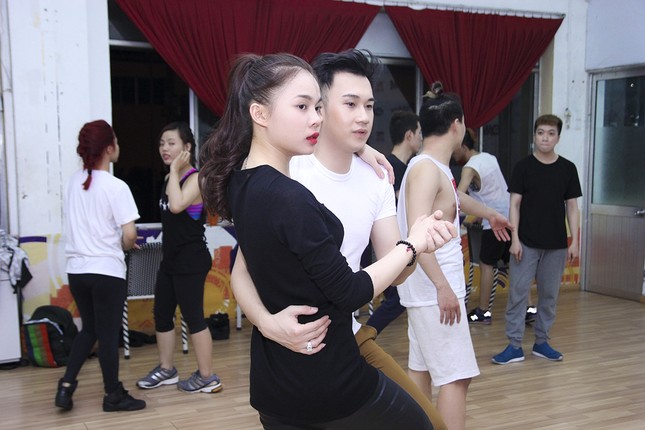 Dương Triệu Vũ kết hợp tình tứ cùng Giang Hồng Ngọc ảnh 4