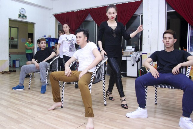 Dương Triệu Vũ kết hợp tình tứ cùng Giang Hồng Ngọc ảnh 6