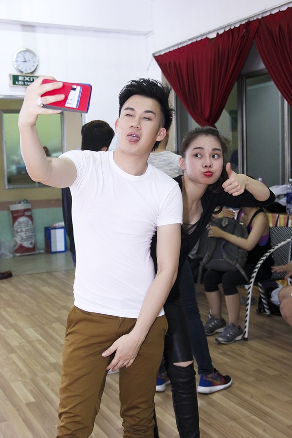Dương Triệu Vũ kết hợp tình tứ cùng Giang Hồng Ngọc ảnh 9