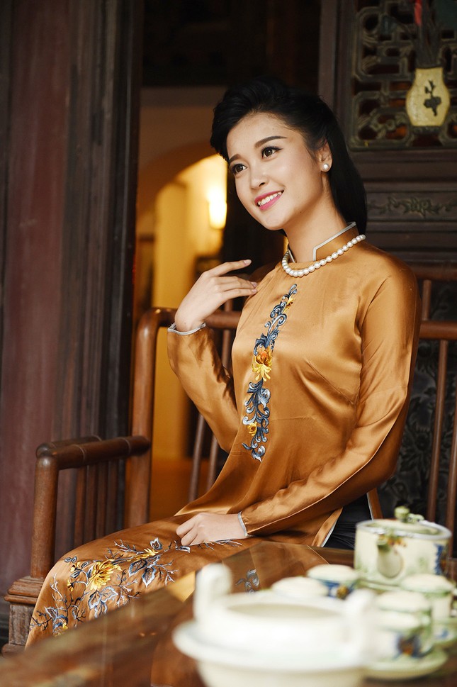 Á hậu Huyền My đẹp nền nã với áo dài du xuân ảnh 7