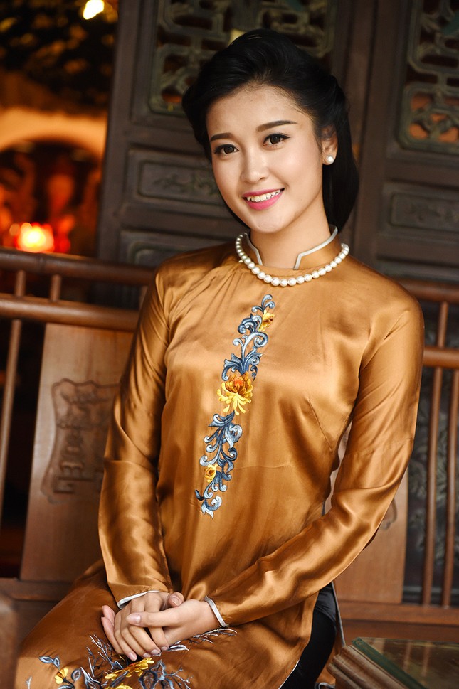 Á hậu Huyền My đẹp nền nã với áo dài du xuân ảnh 8