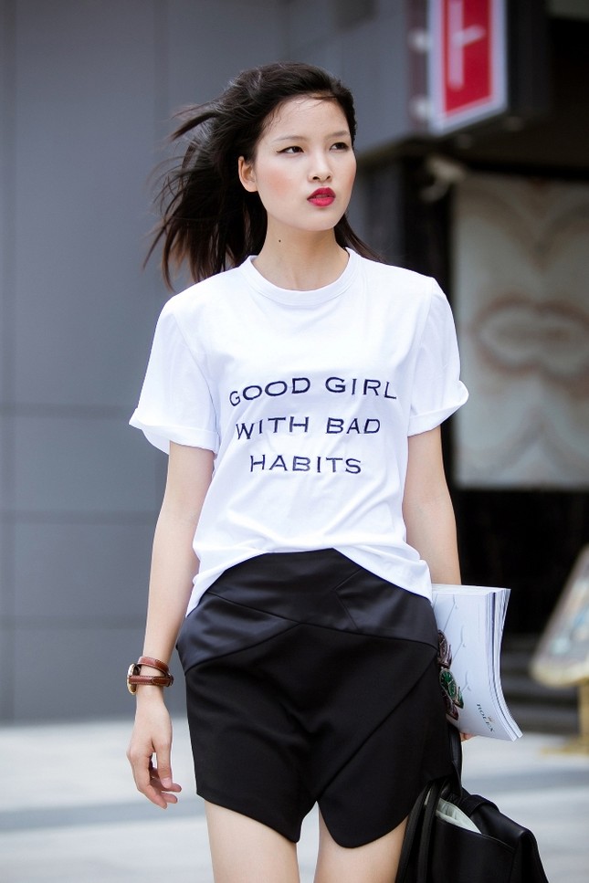 'Gái quê' Chà Mi lạnh lùng, sành điệu trên phố ảnh 2