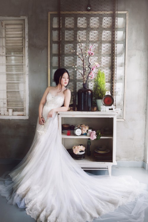 Hương Tràm diện váy cưới, hóa cô dâu xinh đẹp ảnh 8