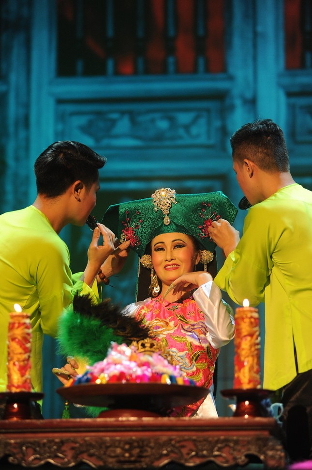 Vở diễn 'Tứ Phủ' tái hiện nghi lễ Hầu Đồng nguyên bản ảnh 5