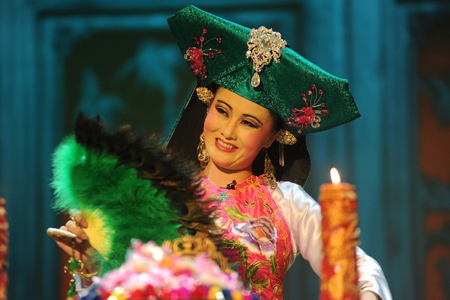 Vở diễn 'Tứ Phủ' tái hiện nghi lễ Hầu Đồng nguyên bản ảnh 6
