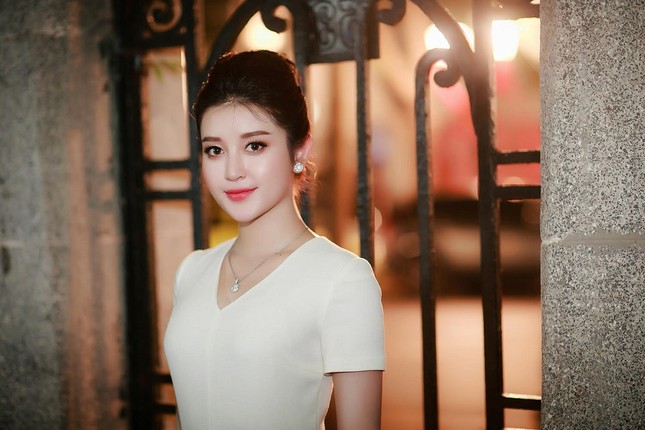 Á hậu Huyền My diện 'cây' hàng hiệu bắt mắt ảnh 8