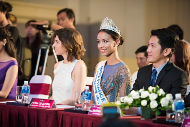 Hoa hậu Pháp: “Vinh dự tham gia họp báo Hoa hậu Việt Nam 2016” ảnh 5