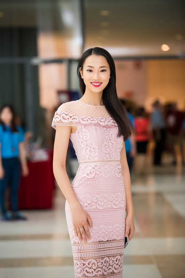 Hoa hậu Mỹ Linh rạng rỡ hội ngộ Ngọc Vân, Thủy Tiên ảnh 6