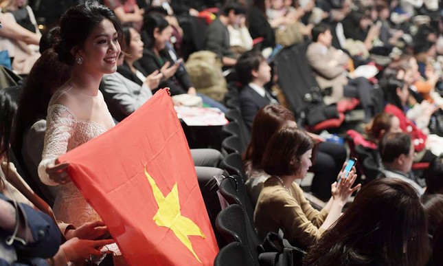 Hoa hậu Đỗ Mỹ Linh, Thanh Tú lập kế hoạch đi TQ cổ vũ U23 Việt Nam ảnh 1