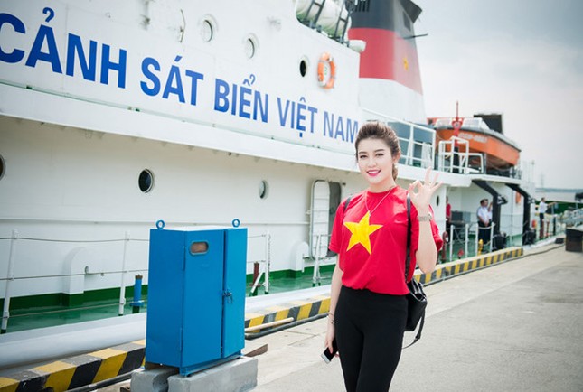 Thanh Tú hát ‘Như có Bác Hồ’, Mâu Thuỷ nhuộm tóc đỏ nếu U23 VN vô địch ảnh 6