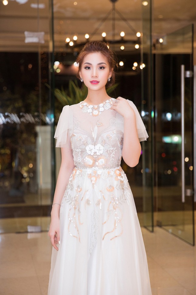 Vợ chồng Bình Minh cùng các con rạng rỡ đi xem thời trang ảnh 3