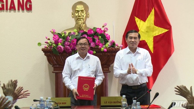 Nhân sự mới Nghệ An, Quảng Ninh, Tiền Giang, TPHCM ảnh 1
