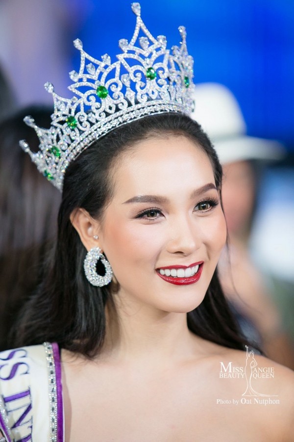 Hoa hậu chuyển giới 'thần tiên tỷ tỷ' của Thái Lan đến Việt Nam ảnh 2
