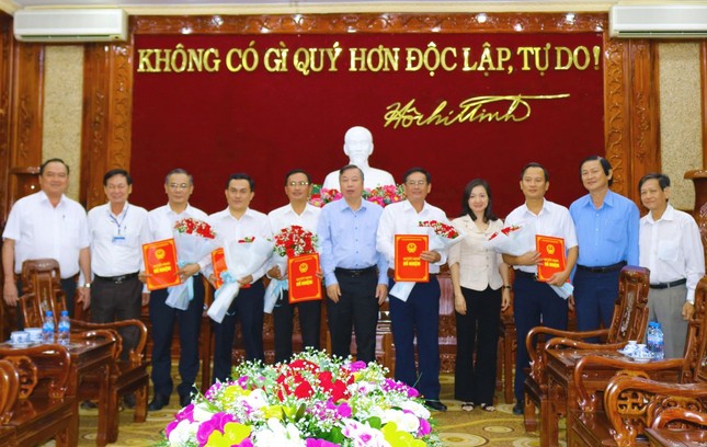 Điều động, bổ nhiệm nhân sự 10 địa phương ảnh 5