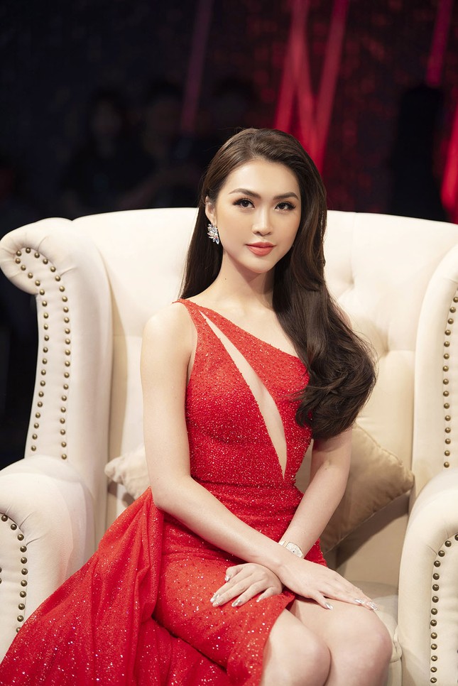 Lệ Quyên, Hương Giang Idol tranh cãi trên sóng truyền hình về 'người thứ ba' ảnh 5
