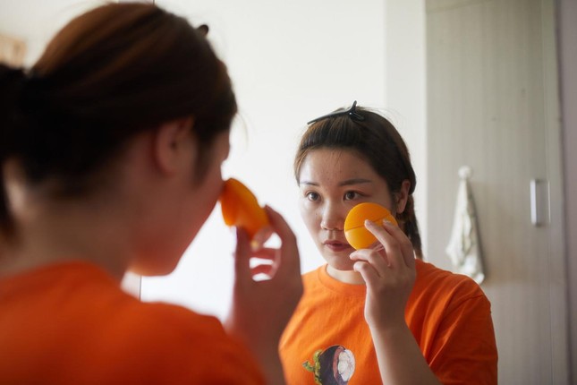 Giới trẻ châu Á 'tiêu tiền như người Mỹ' và gánh nặng nợ ngập đầu ảnh 1