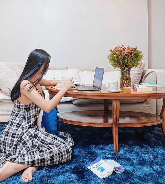 Ở nhà phòng chống COVID-19, Á hậu Thanh Tú-Lan Khuê mặc bikini khoe đường cong sexy ảnh 10